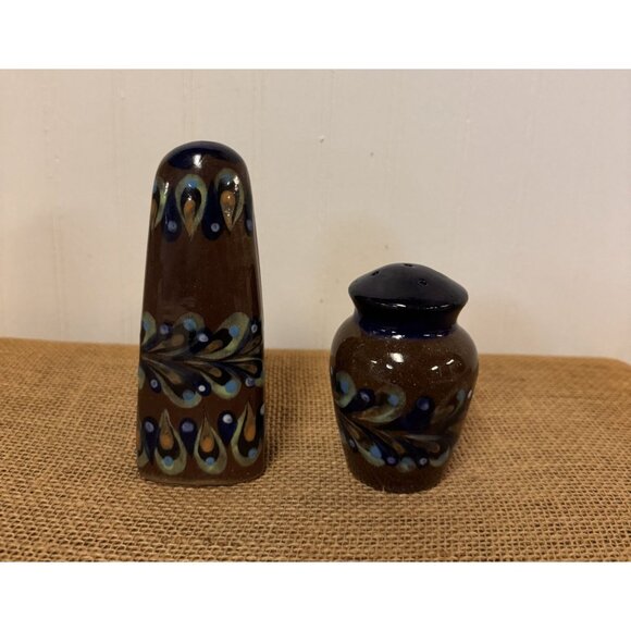 Hand-Painted Ceramic Salt & Pepper Shaker Set 4" & 2" - Picture 2 of 8